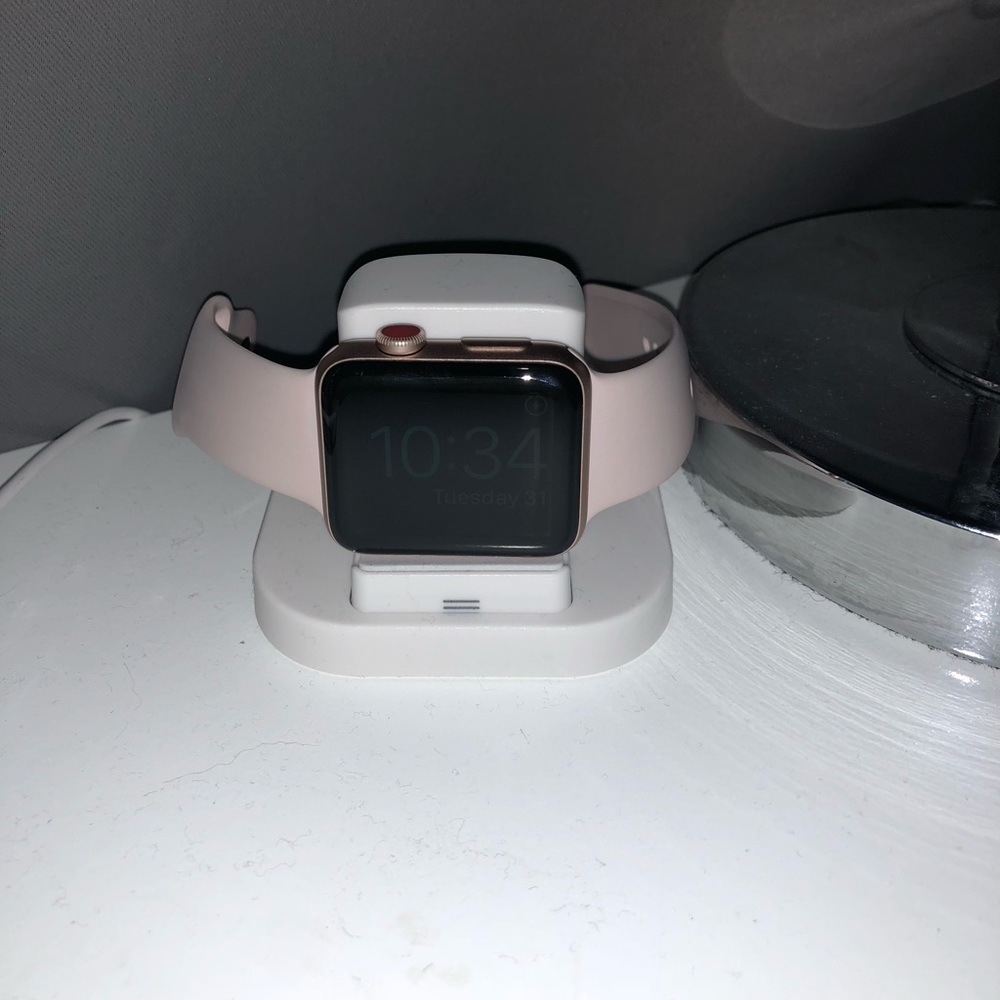 Rose gold Apple Watch 42mm Series 3!
